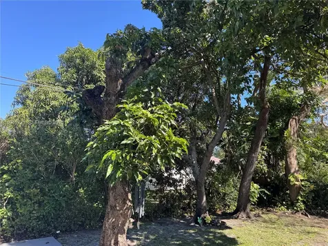 545 NE 111th Street Miami FL 33161