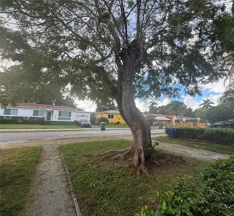 545 NE 111th Street Miami FL 33161