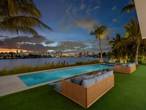 28 W Dilido Drive Miami Beach FL 33139