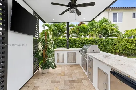 5324 SW 164 Court Miami FL 33185