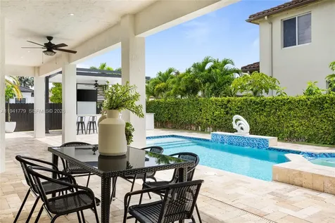5324 SW 164 Court Miami FL 33185