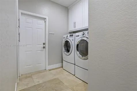 5324 SW 164 Court Miami FL 33185