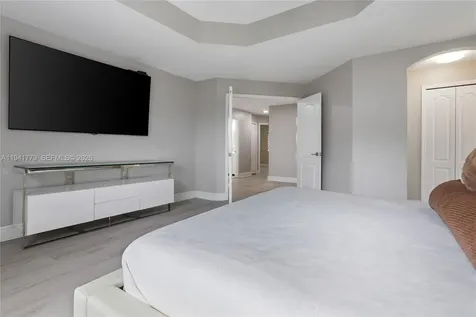 5324 SW 164 Court Miami FL 33185