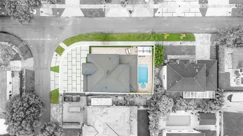 5324 SW 164 Court Miami FL 33185