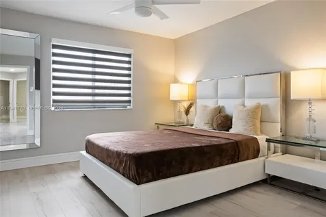 5324 SW 164 Court Miami FL 33185