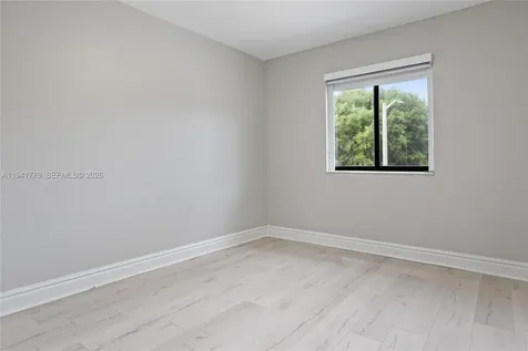 5324 SW 164 Court Miami FL 33185