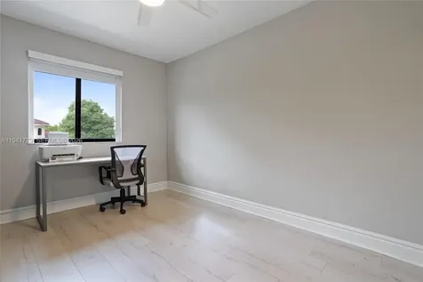 5324 SW 164 Court Miami FL 33185