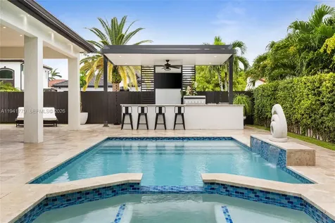 5324 SW 164 Court Miami FL 33185