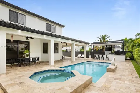 5324 SW 164 Court Miami FL 33185