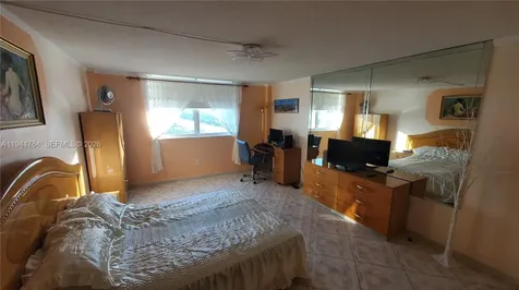 1833 S Ocean Drive Hallandale Beach FL 33009