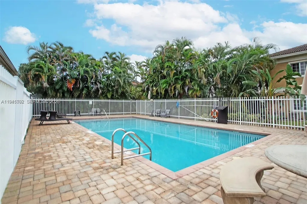 911 Hillcrest Court Hollywood FL 33021