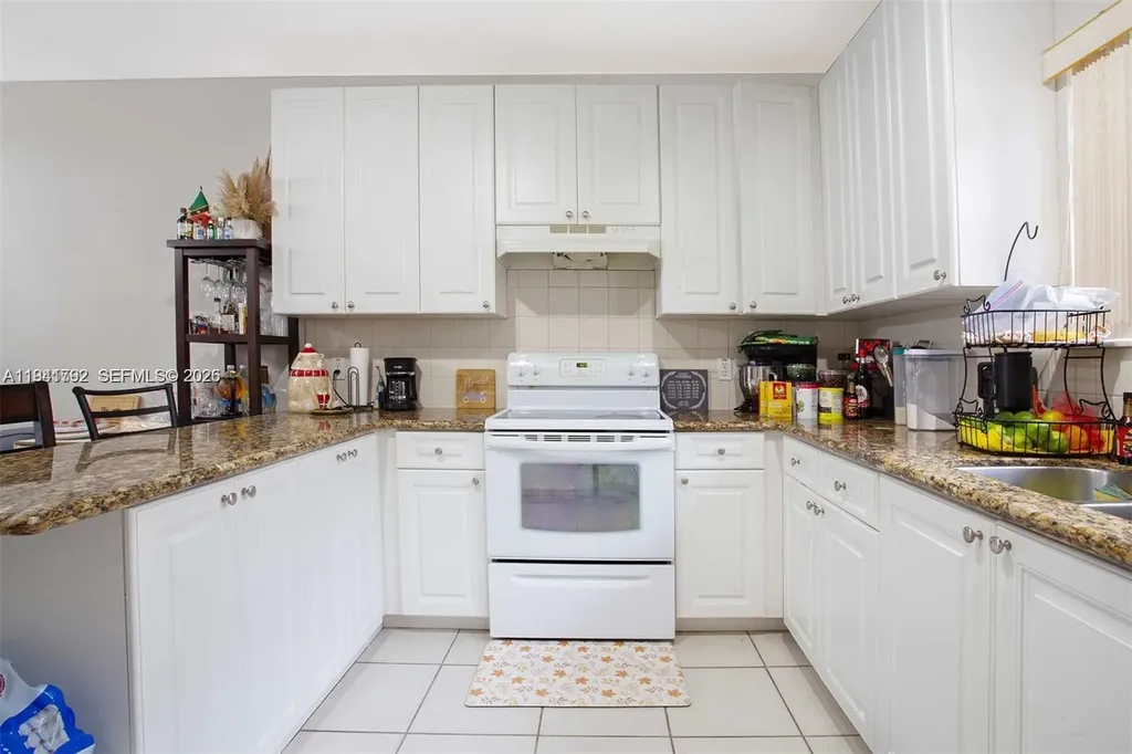 911 Hillcrest Court Hollywood FL 33021