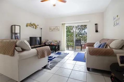911 Hillcrest Court Hollywood FL 33021