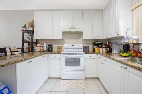 911 Hillcrest Court Hollywood FL 33021