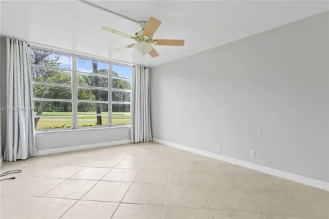 4007 N Cypress Drive Pompano Beach FL 33069