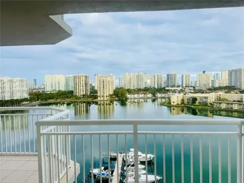 18041 Biscayne Boulevard *BOAT Slip & Unit* Aventura FL 33160