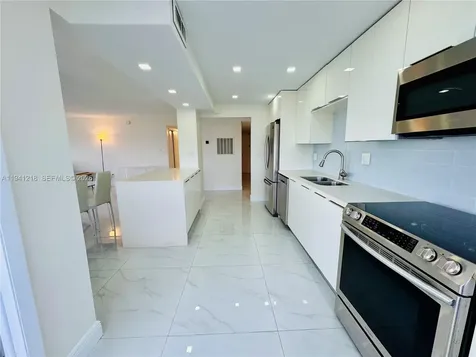 18041 Biscayne Boulevard *BOAT Slip & Unit* Aventura FL 33160