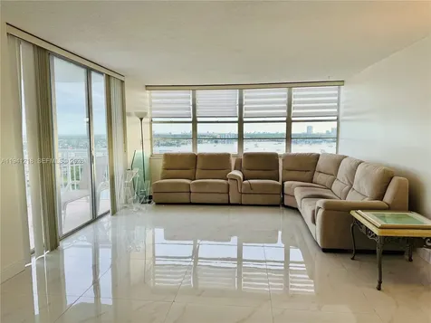 18041 Biscayne Boulevard *BOAT Slip & Unit* Aventura FL 33160