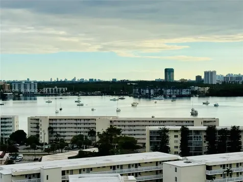18041 Biscayne Boulevard *BOAT Slip & Unit* Aventura FL 33160