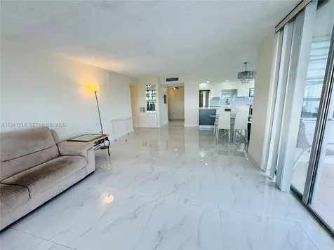 18041 Biscayne Boulevard *BOAT Slip & Unit* Aventura FL 33160