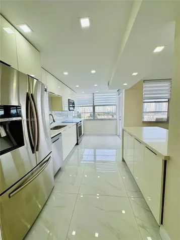 18041 Biscayne Boulevard *BOAT Slip & Unit* Aventura FL 33160