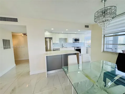 18041 Biscayne Boulevard *BOAT Slip & Unit* Aventura FL 33160