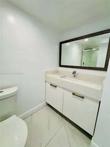 18041 Biscayne Boulevard *BOAT Slip & Unit* Aventura FL 33160