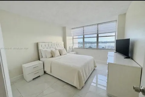 18041 Biscayne Boulevard *BOAT Slip & Unit* Aventura FL 33160