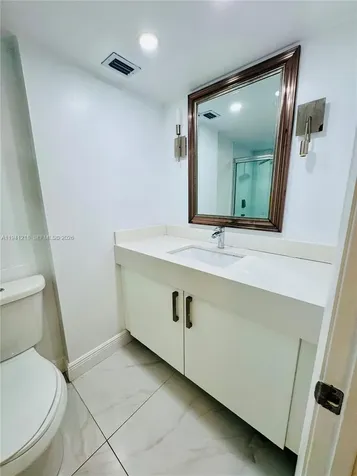 18041 Biscayne Boulevard *BOAT Slip & Unit* Aventura FL 33160