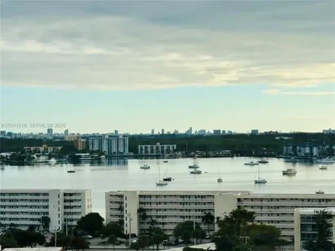 18041 Biscayne Boulevard *BOAT Slip & Unit* Aventura FL 33160