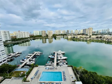 18041 Biscayne Boulevard *BOAT Slip & Unit* Aventura FL 33160
