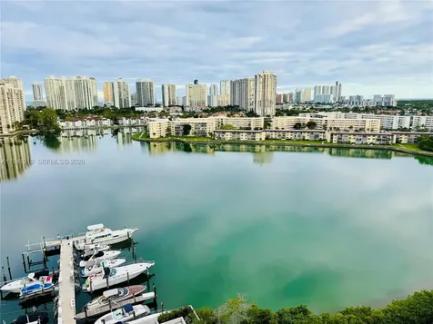 18041 Biscayne Boulevard *BOAT Slip & Unit* Aventura FL 33160