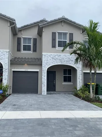 1271 SE 27th Terrace Homestead FL 33035