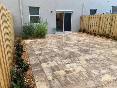 1271 SE 27th Terrace Homestead FL 33035