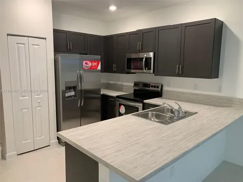 1271 SE 27th Terrace Homestead FL 33035