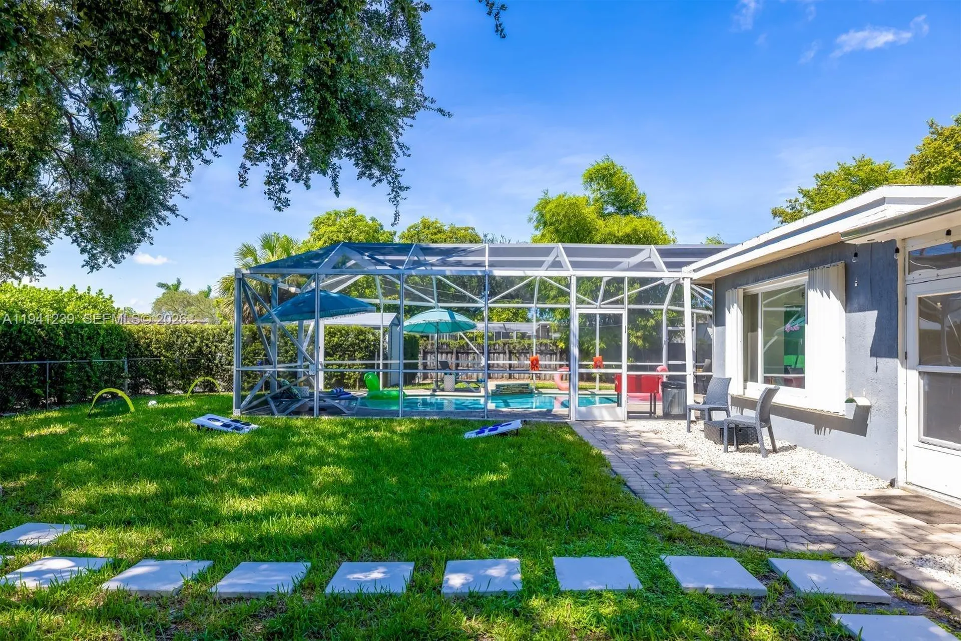 312 N Luna Court Hollywood FL 33021