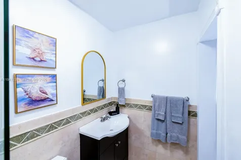 312 N Luna Court Hollywood FL 33021