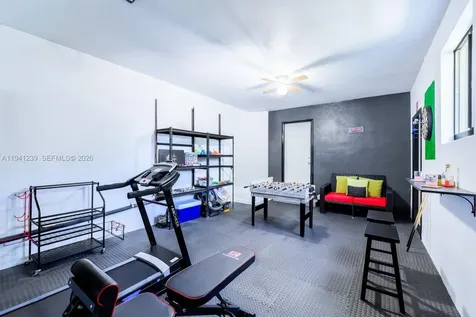 312 N Luna Court Hollywood FL 33021