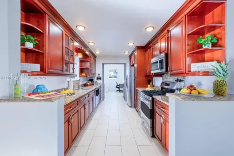312 N Luna Court Hollywood FL 33021