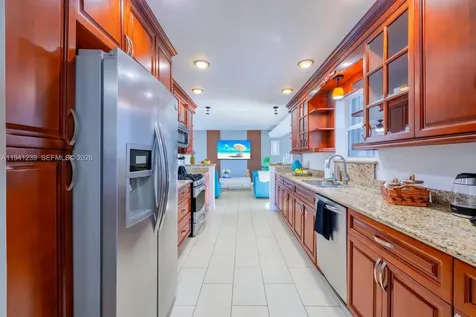 312 N Luna Court Hollywood FL 33021