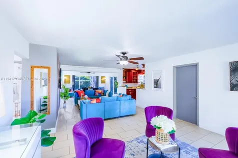 312 N Luna Court Hollywood FL 33021