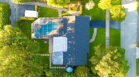 312 N Luna Court Hollywood FL 33021