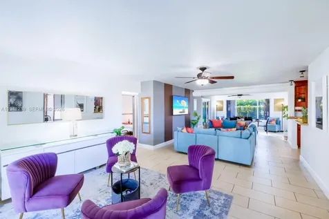 312 N Luna Court Hollywood FL 33021