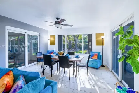 312 N Luna Court Hollywood FL 33021