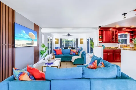 312 N Luna Court Hollywood FL 33021