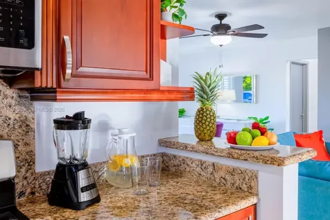 312 N Luna Court Hollywood FL 33021