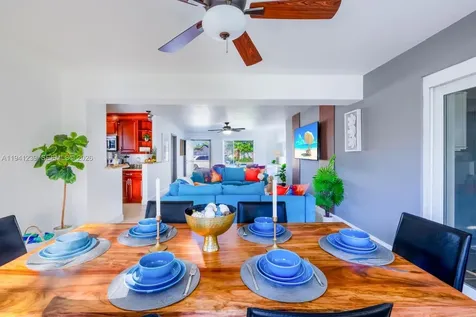 312 N Luna Court Hollywood FL 33021
