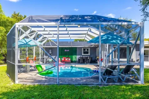 312 N Luna Court Hollywood FL 33021