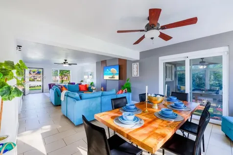 312 N Luna Court Hollywood FL 33021