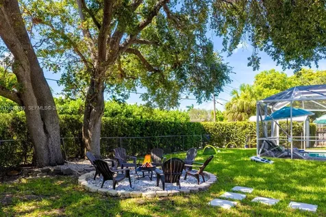 312 N Luna Court Hollywood FL 33021